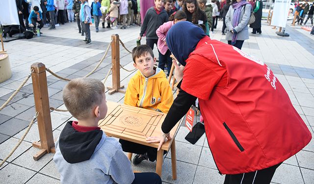 "Geleneksel Oyunlar Tırı", öğrencilerle buluşturdu