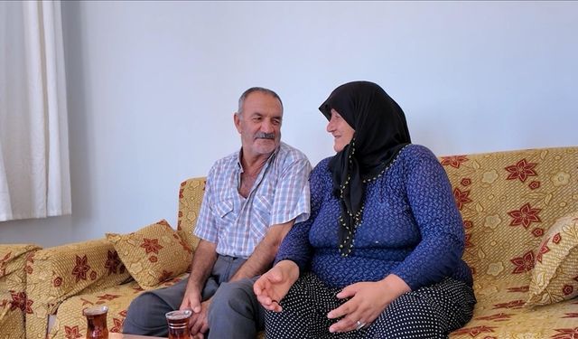 Kurum, depremzede çiftin görüntülerini paylaştı