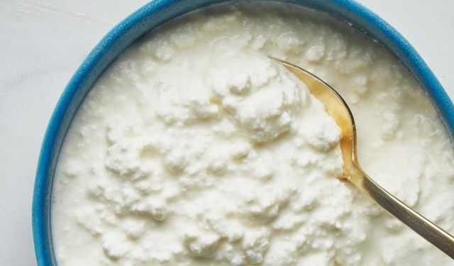 Atıştırmalık olarak tüketebileceğiniz en sağlıklı peynirler hangileridir?