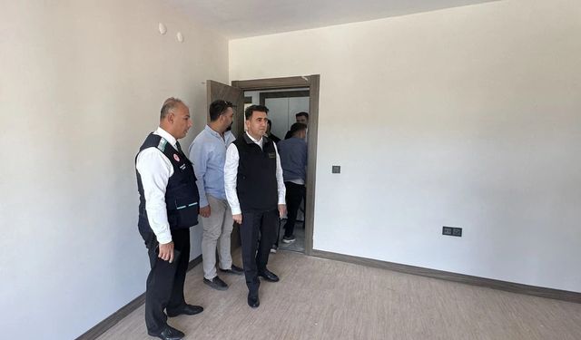 Aygöl yapımı tamamlanan TOKİ konutlarını inceledi