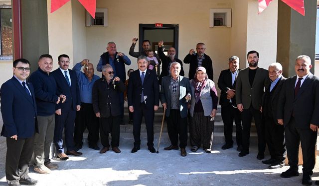 8 deprem köy konutu hak sahiplerine teslim edildi