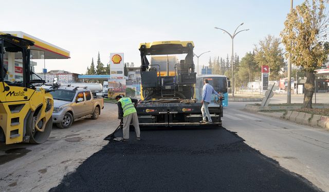 Asfalt Onarım Ekibi, Çalışmalarına Yeni Bir Nokta Daha Ekledi