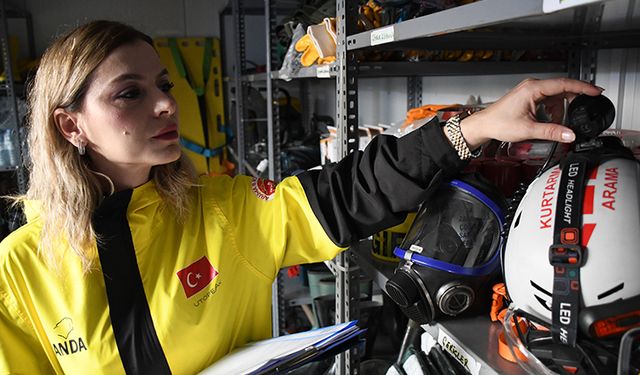 Yaşadığı acıları, insani yardım ve arama kurtarma çalışmalarıyla hafifletiyor