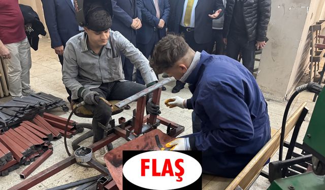 Yeşil alan ve parklardaki mobilyalar meslek lisesi öğrencilerince yenileniyor