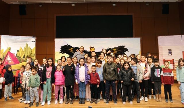 Büyükşehir’den Afşin ve Göksun’da Miniklere Özel Tiyatro Gösterisi