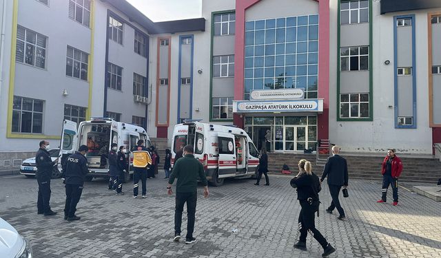 17 öğrenci "kaynağı belirsiz kokudan" etkilendi