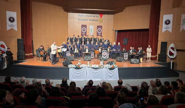 “İncesaz Şarkıları” Konseri Müzikseverleri Nostaljik Bir Yolculuğa Çıkardı