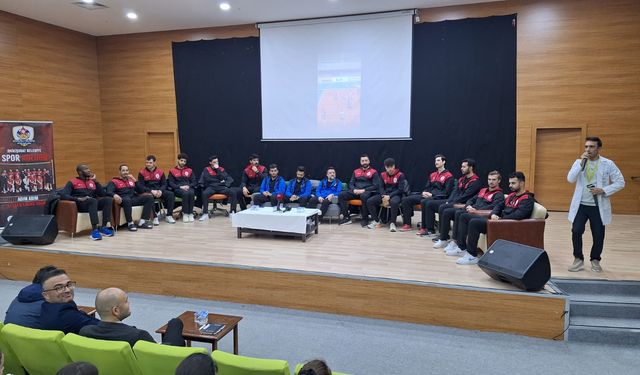 Voleybolcuları, Kahramanmaraşlı gençlere ilham oluyor