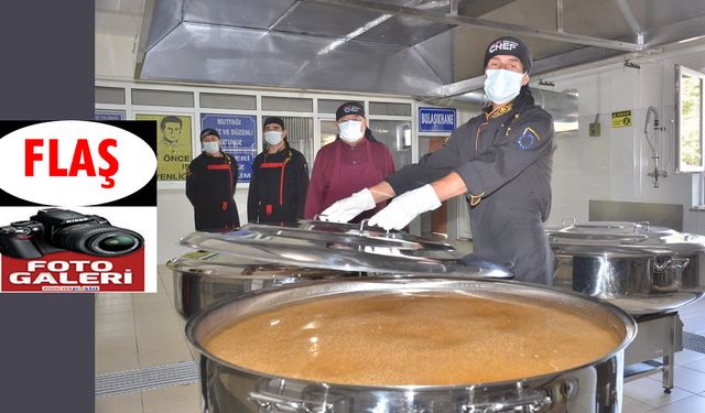 Meslek Lisesi Öğrencileri, Günde 1.615 Taşımalı Öğrenciye Sıcak Yemek Üretiyor