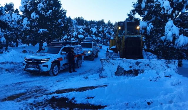 Büyükşehir Ekipleri Kar Engelini Aştı, Hayata Ulaştı