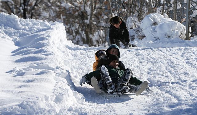 Birçok ilde kar nedeniyle bugün de eğitime ara verildi