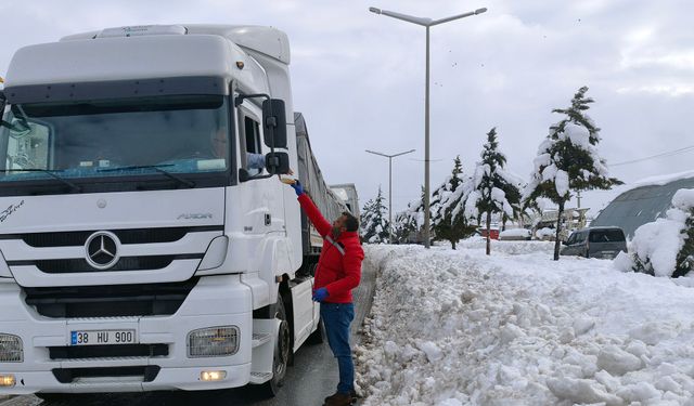 Eksi 10 Derecede Gönülleri Isıtan Dayanışma