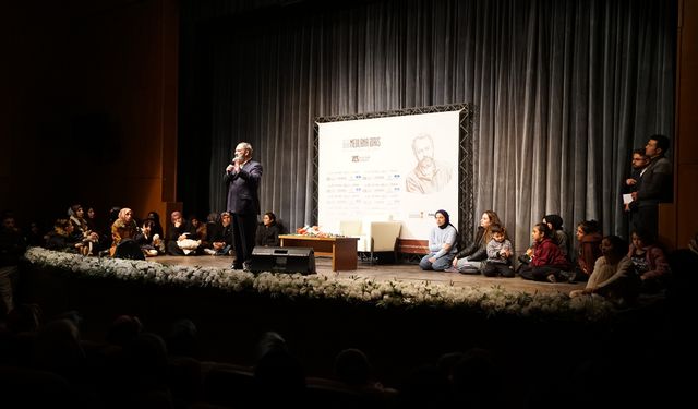 Dursun Ali Erzincanlı, Naat ve Şiirleriyle Gönüllere Seslendi