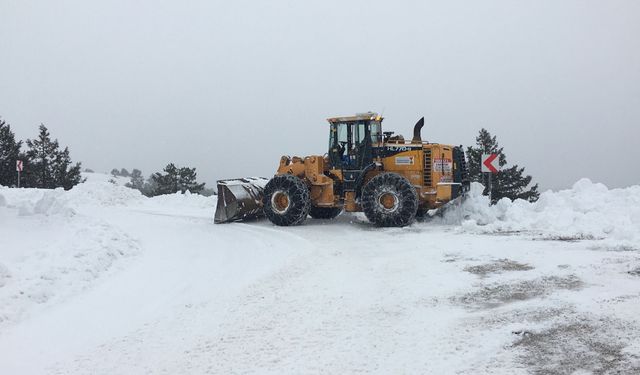 Büyükşehir’den Kırsalda da Karla Etkin Mücadele