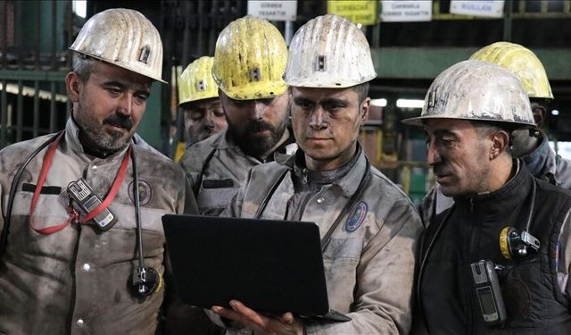 Zonguldak'ta Maden İşçileri, "Yılın Kareleri" Oylamasına Katıldı