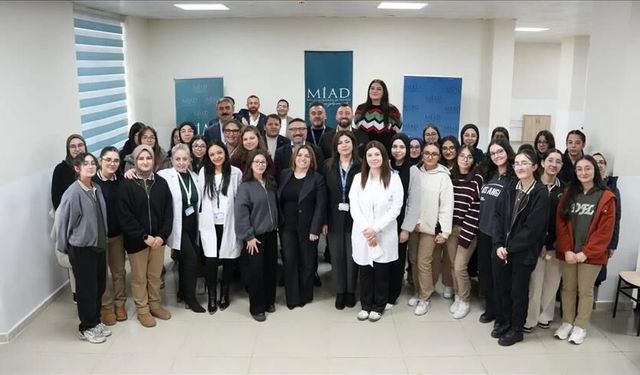 Depremzede öğrencilere gözlük temini