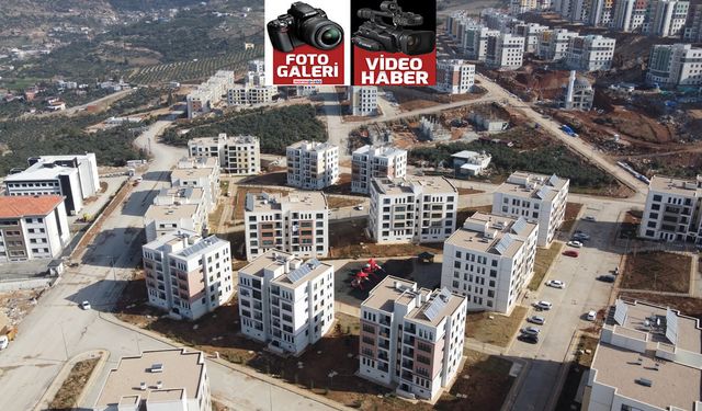 Yeni yuvalarına kavuşan depremzedeler geleceğe daha güvenli bakıyor