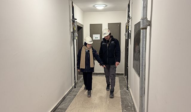 Depremzede mimar, çocukluğunun geçtiği mahalleyi yeniden inşa ediyor