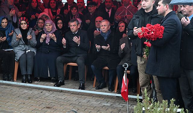 CHP Genel Başkanı Özel, ziyaretlerde bulundu