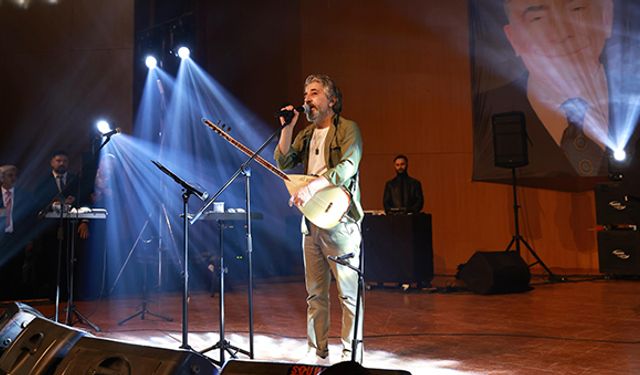 Kurtuluş Coşkusu Ali Kınık Konseriyle Taçlandı