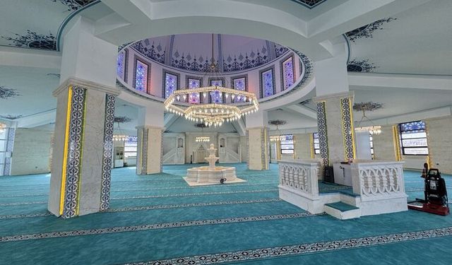 Depremlerde yıkılan 125 camiden 57'si yeniden yapılarak ibadete açıldı