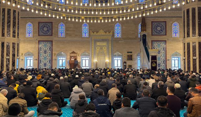 Abdülhamid Han Camii’nde Deprem Şehitleri İçin Manevi Buluşma