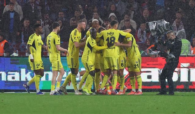Fenerbahçe, Trabzonspor deplasmanından galibiyetle dönüyor