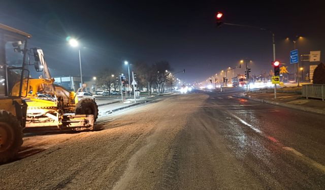 Altyapı Çalışmasının Devam Ettiği Yollardaki Bozulmalar Gideriliyor