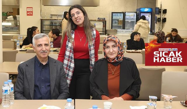 Vali Ünlüer ve Eşi, Üniversite Öğrencileriyle İftarda