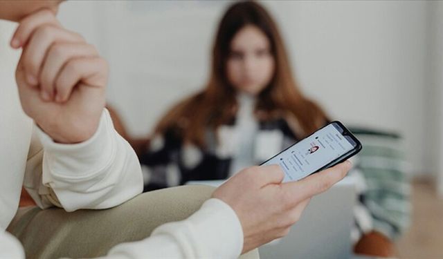 Dijital ekran bağımlılığı kabızlığın en önemli nedenlerinden