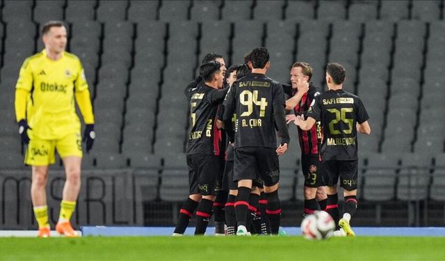 Fenerbahçe'ye Zirve Yarışında Ağır Darbe