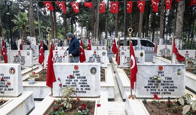 Çevre İllerde Ramazan Bayramı Arifesinde Mezarlıklar Ziyaret Edildi