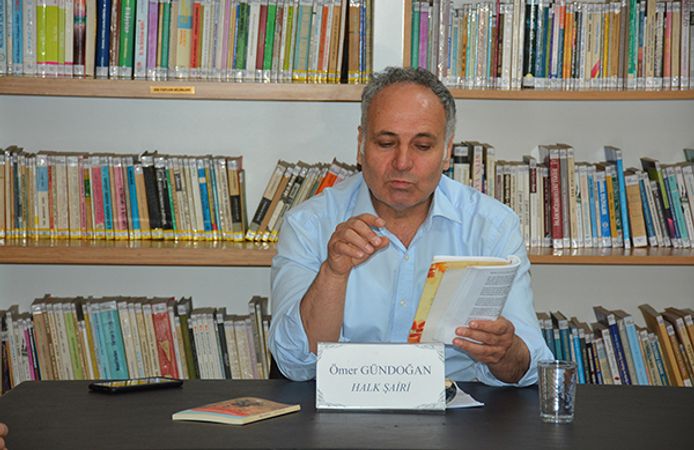 Gündoğan, Halk Edebiyatı’na ışık tuttu