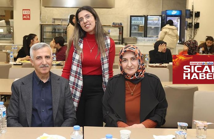 Vali Ünlüer ve Eşi, Üniversite Öğrencileriyle İftarda