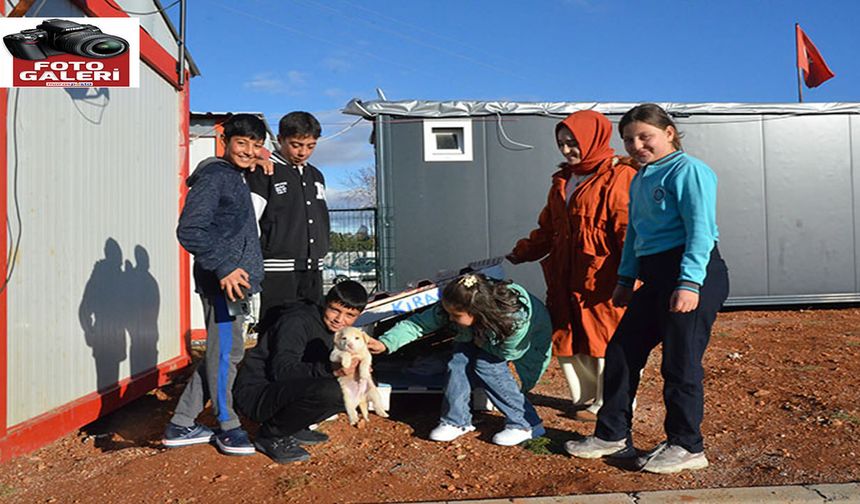 "Kırağ", konteyner kentteki çocukların maskotu oldu