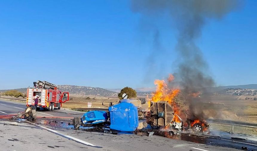 Otomobil ile traktör çarpıştı: 1’i ağır 3 yaralı