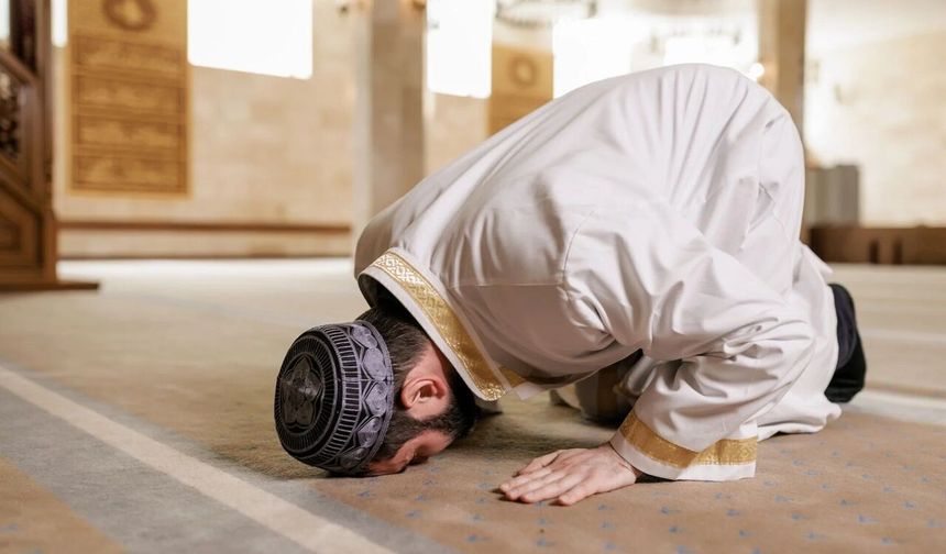 Namaz dinin direğidir