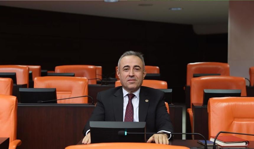 “Kahramanmaraş’ta sporcular parkta antrenman yapıyor, Bakanlık seyrediyor!”