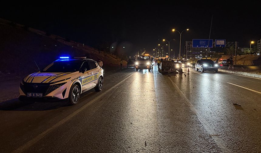 Takla Atan Otomobilin Sürücüsü Yaralandı