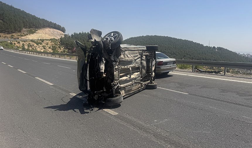 Takla Atan Hafif Ticari Aracın Sürücüsü Yaralandı