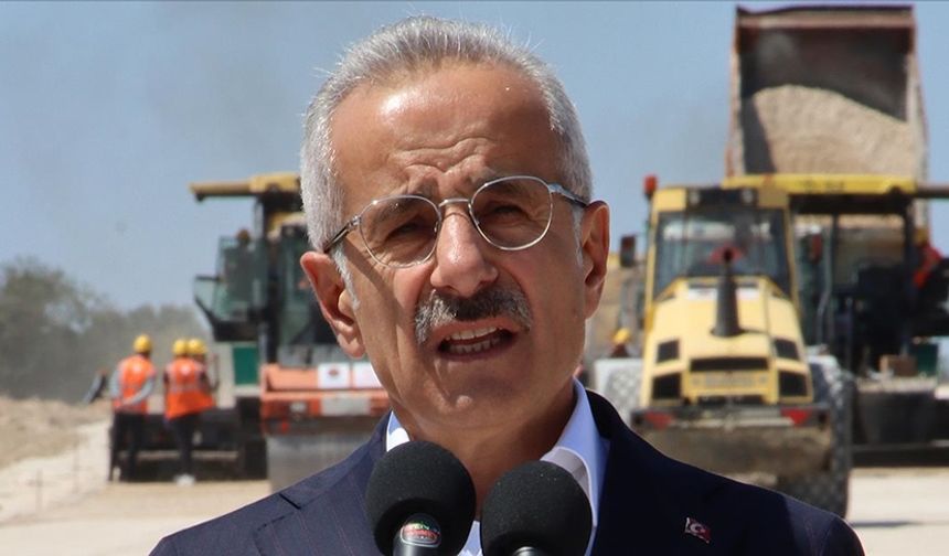 "Yapımı devam eden konutlar ile eş zamanlı olarak yollarımızı da hizmete açacağız"