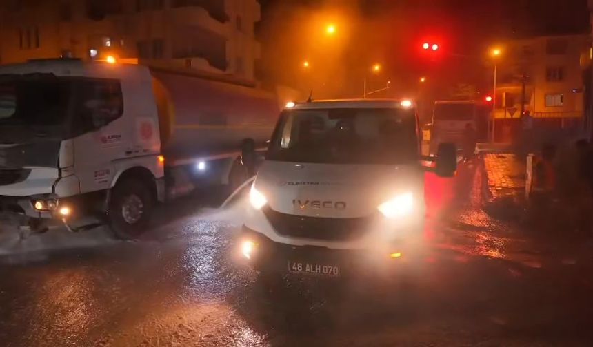 Elbistan Belediyesi Temizlik Çalışmalarıyla Şehri Canlandırıyor