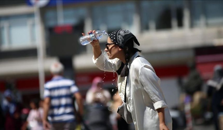Hava sıcaklığı 22 ilde 40 derece ve üzerini gösterdi