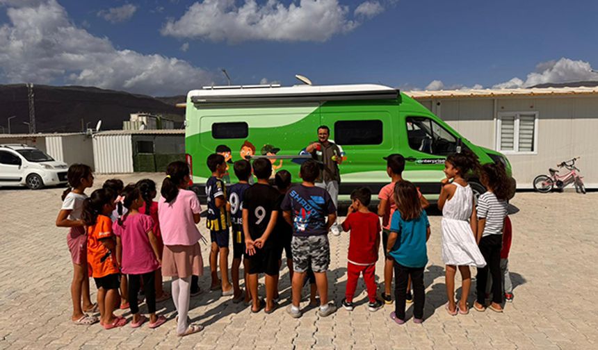 Yeşilay karavan etkinlikleriyle bilinçlendiriyor