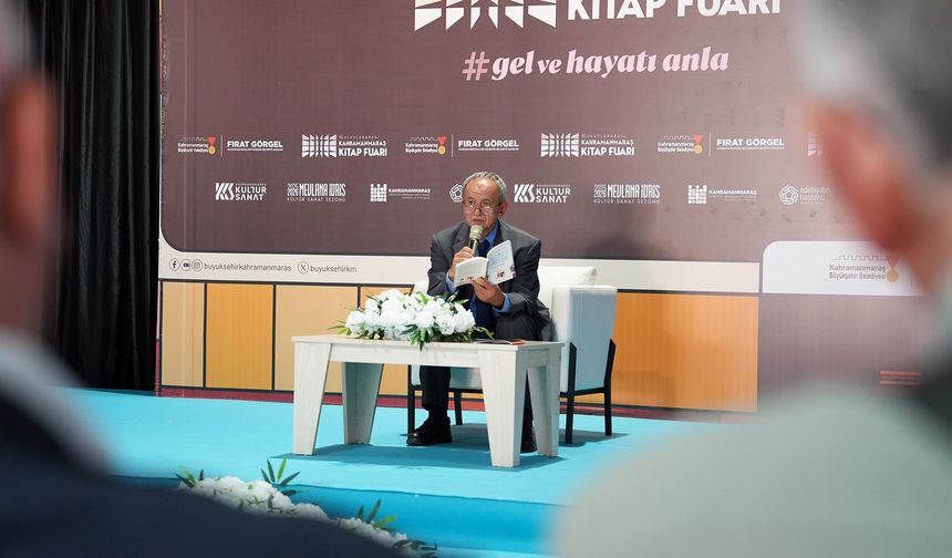 Sadık Yalsızuçanlar, Kahramanmaraş Kitap Fuarı’nda Okurlarıyla Buluştu