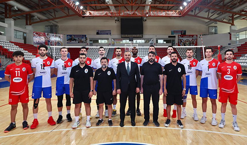 Voleybol Takımı kendi sahasında ilk maçına çıkıyor