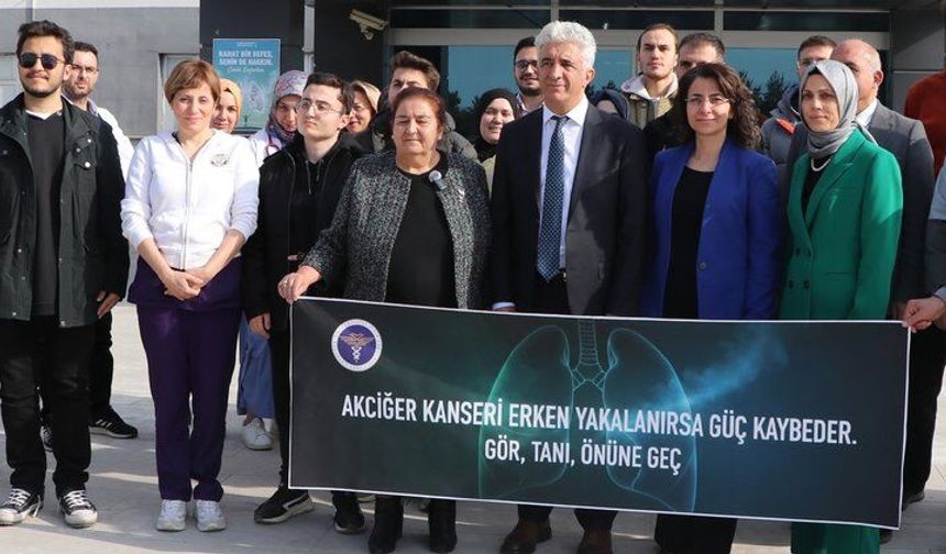 Akademisyen ve öğrenciler, akciğer kanserinde erken tanıya dikkati çekti