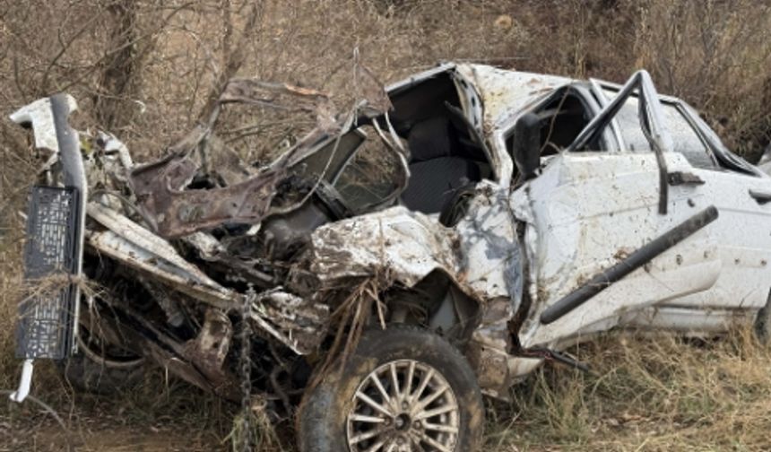 Köprüden düşen otomobildeki 1 kişi öldü, 1 kişi yaralandı