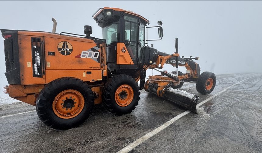 Ulaştırma ekiplerinde karla mücadele mesaisi başladı