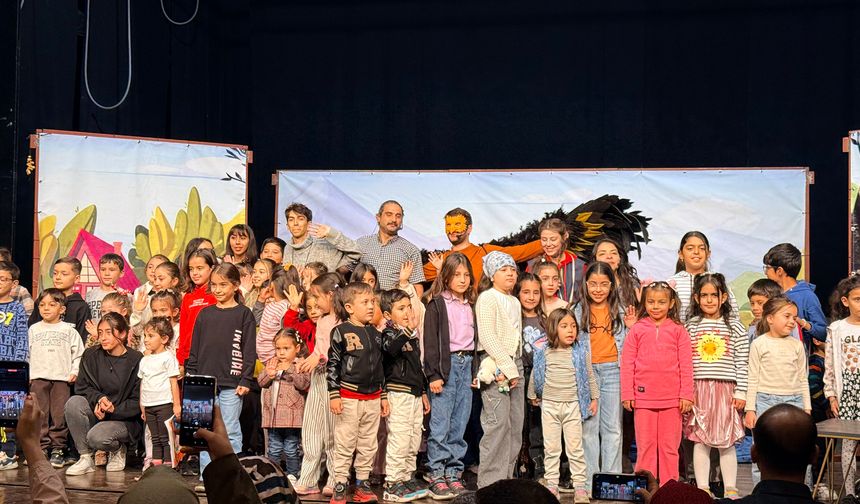 Büyükşehir’den Çocuklara Uluslararası Tiyatro Deneyimi